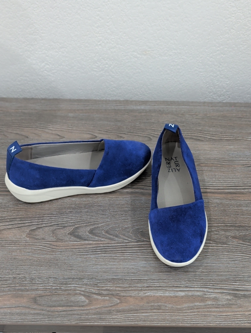 Near New Naturalizer PATRICE Royal Sapphire Blue Suede Leather Slip On 6.5 Shoes